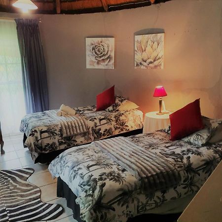 Drakensberg Bush Lodge And Backpackers 윈터턴 외부 사진