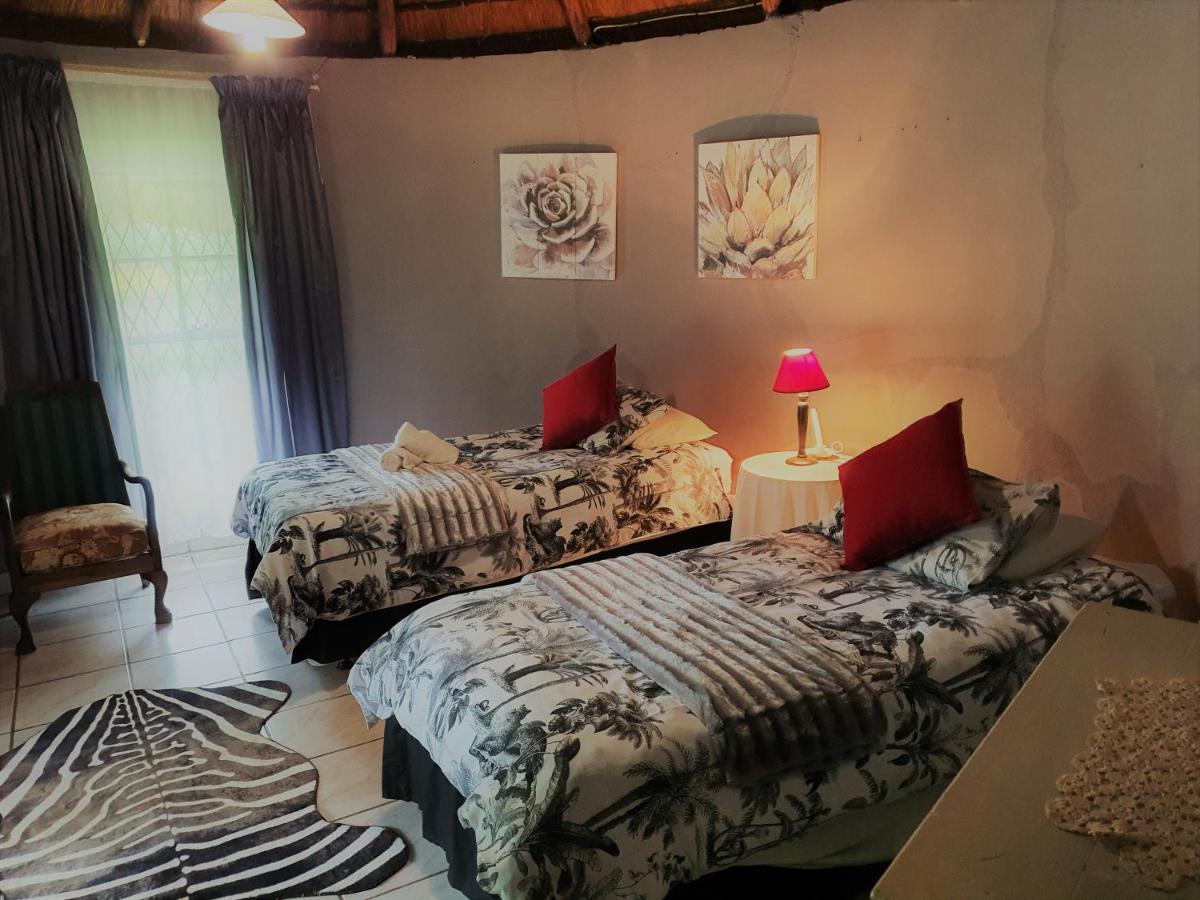 Drakensberg Bush Lodge And Backpackers 윈터턴 외부 사진
