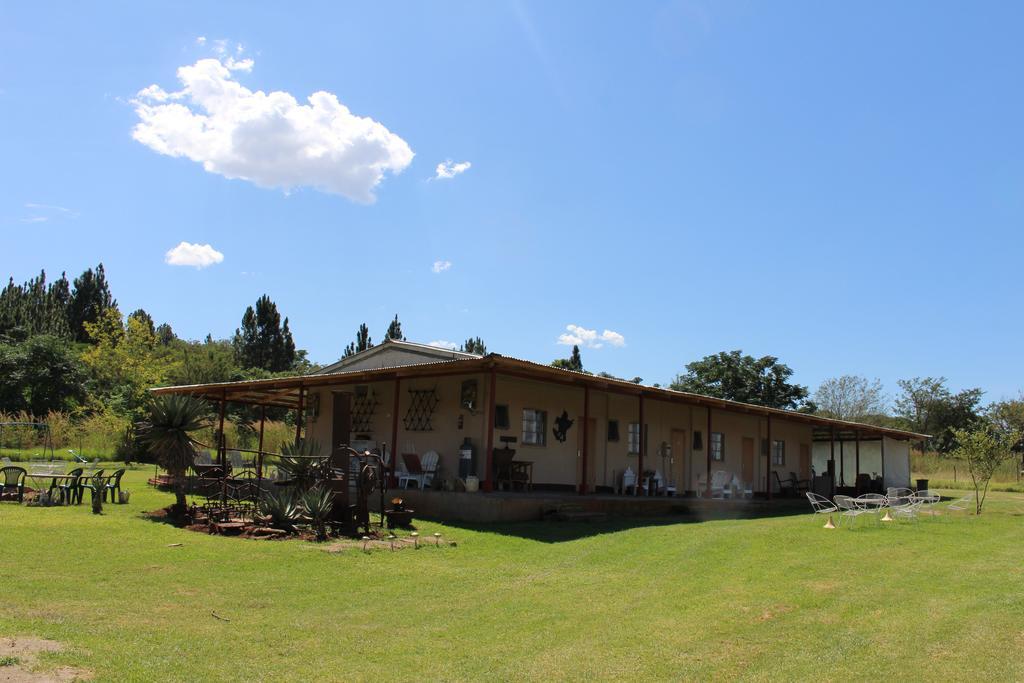 Drakensberg Bush Lodge And Backpackers 윈터턴 외부 사진