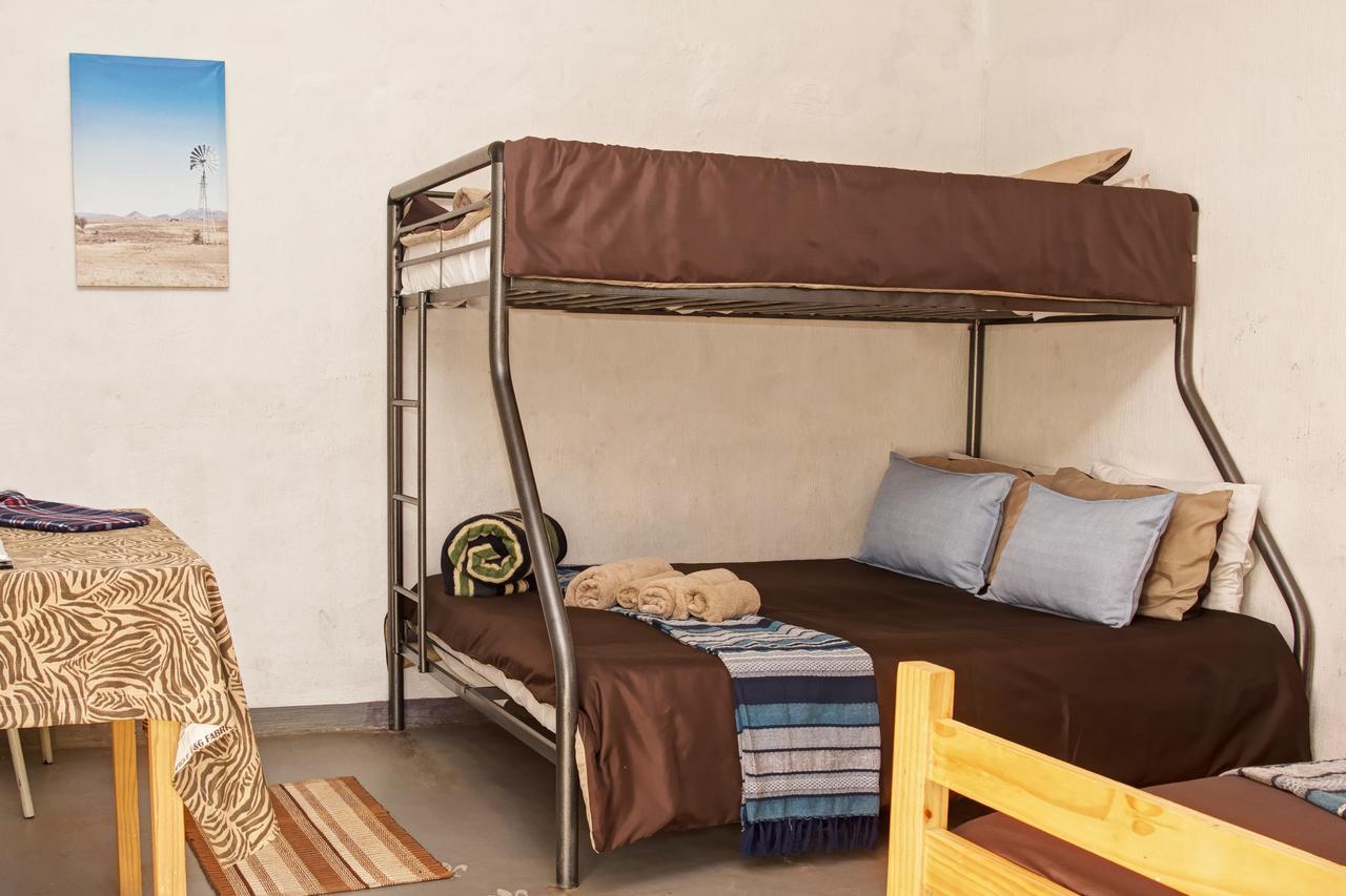 Drakensberg Bush Lodge And Backpackers 윈터턴 외부 사진