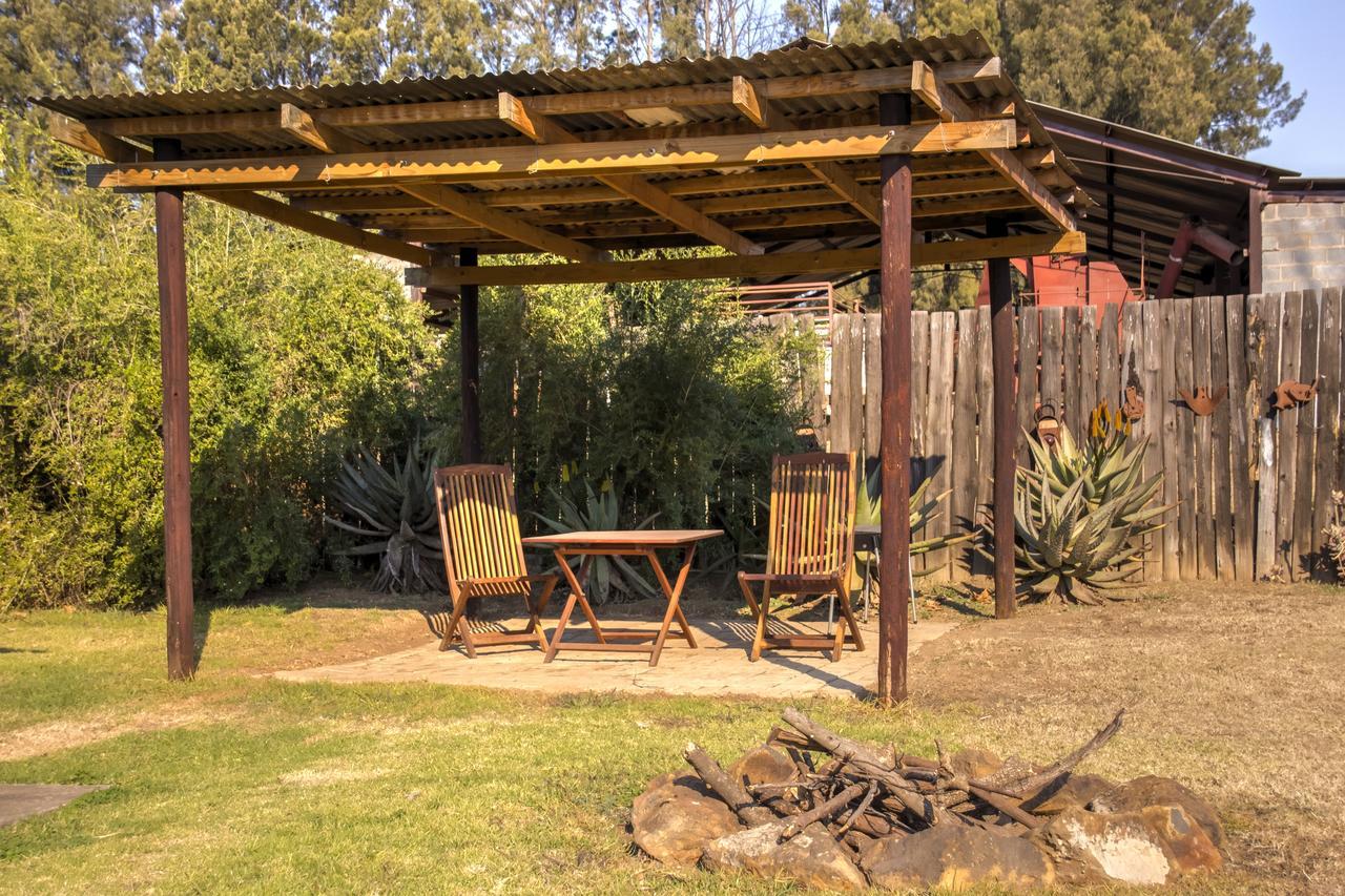 Drakensberg Bush Lodge And Backpackers 윈터턴 외부 사진