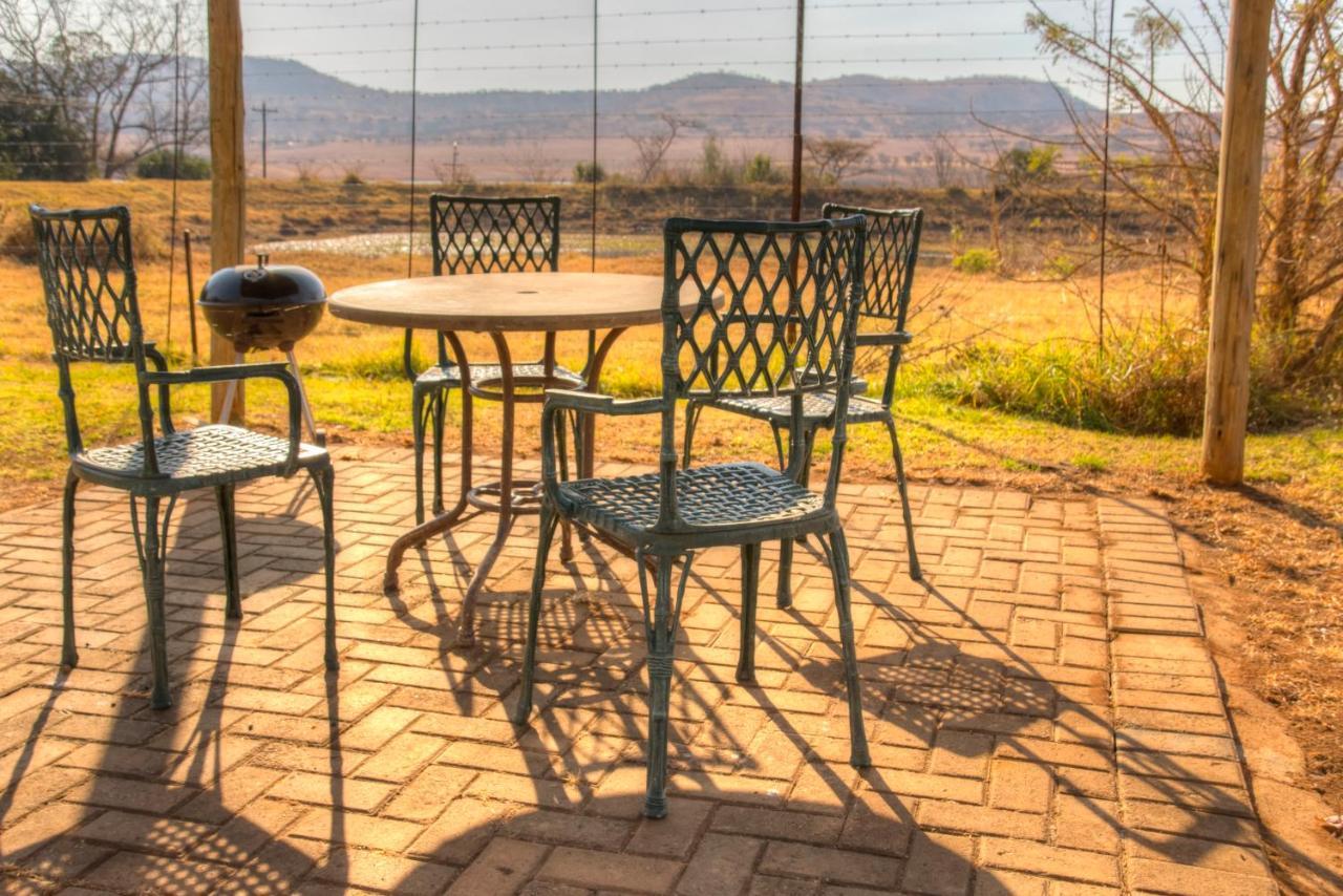 Drakensberg Bush Lodge And Backpackers 윈터턴 외부 사진