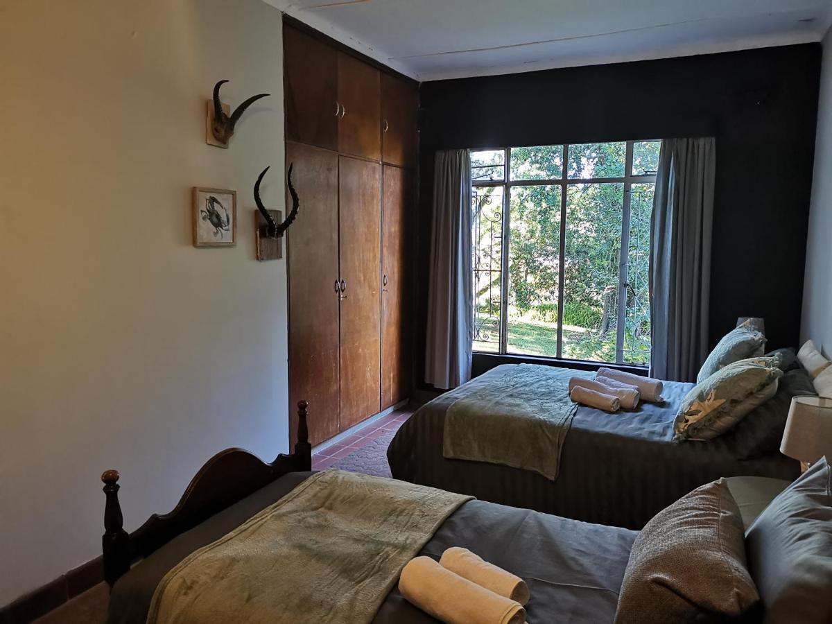 Drakensberg Bush Lodge And Backpackers 윈터턴 외부 사진