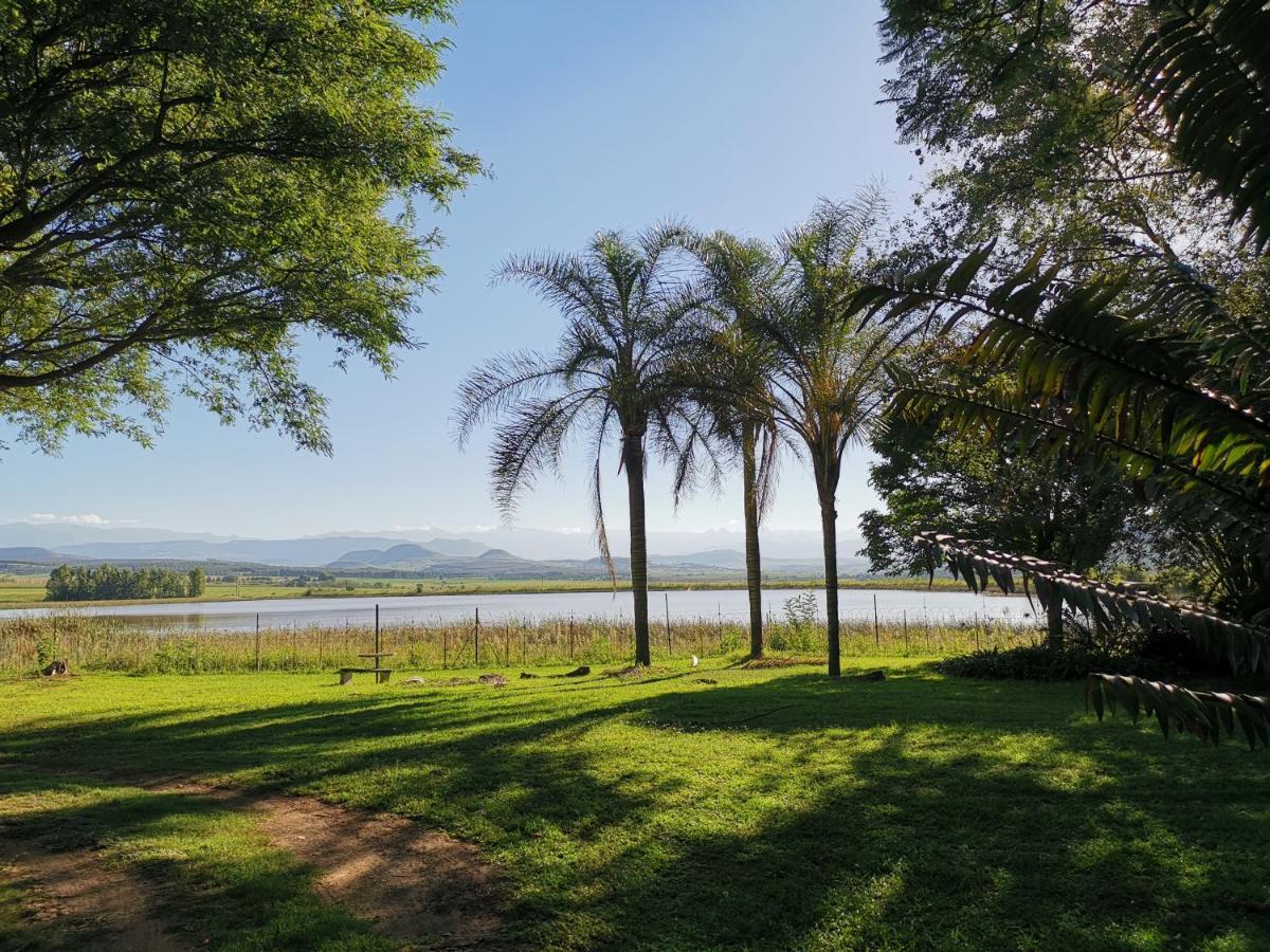 Drakensberg Bush Lodge And Backpackers 윈터턴 외부 사진